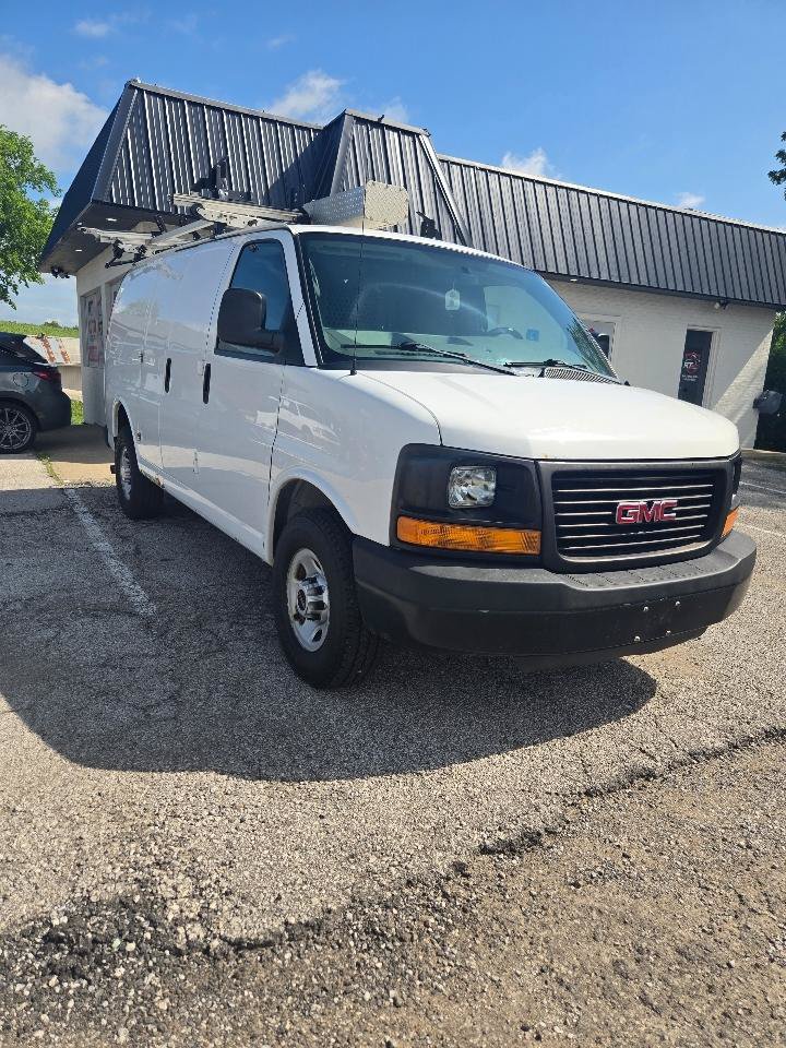 Used 2014 GMC Savana 3500 RWD image 3