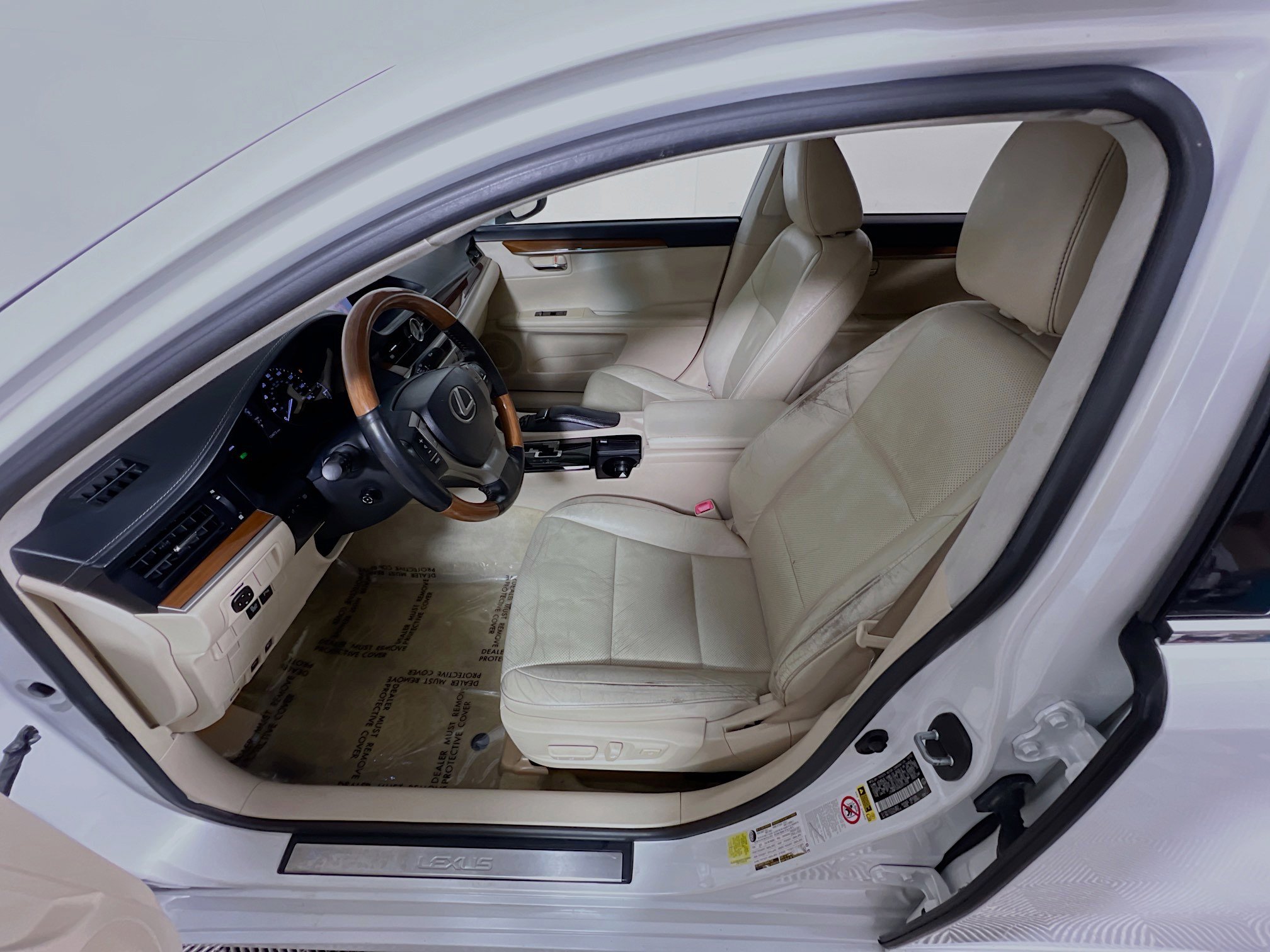 Used 2013 Lexus ES 300h image 15