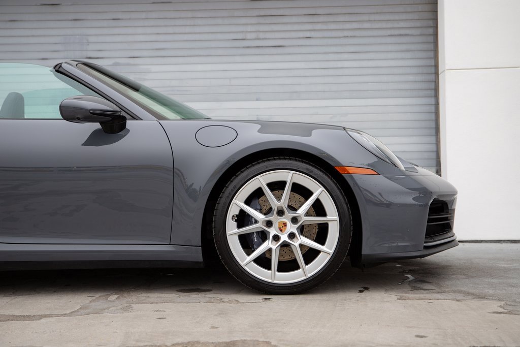 Certified 2025 Porsche 911 Carrera image 9