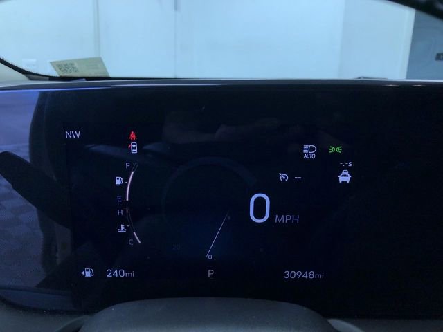 Used 2025 Buick Encore GX Preferred AWD/4WD image 31