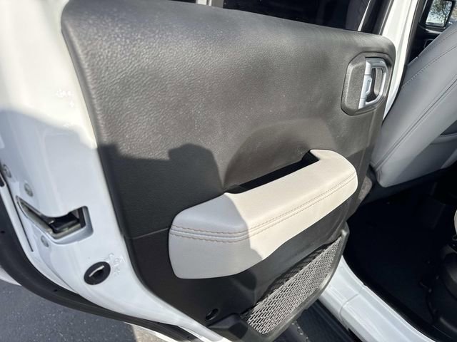 Used 2021 Jeep Wrangler Unlimited Sahara image 24