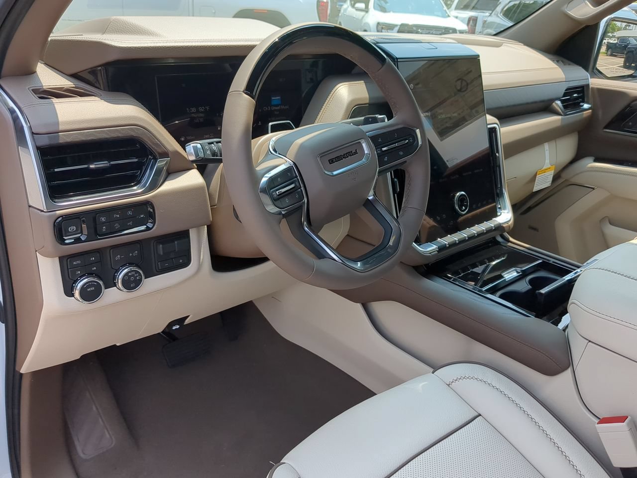 New 2026 GMC Yukon XL Denali w/ Denali Reserve Package AWD/4WD image 10