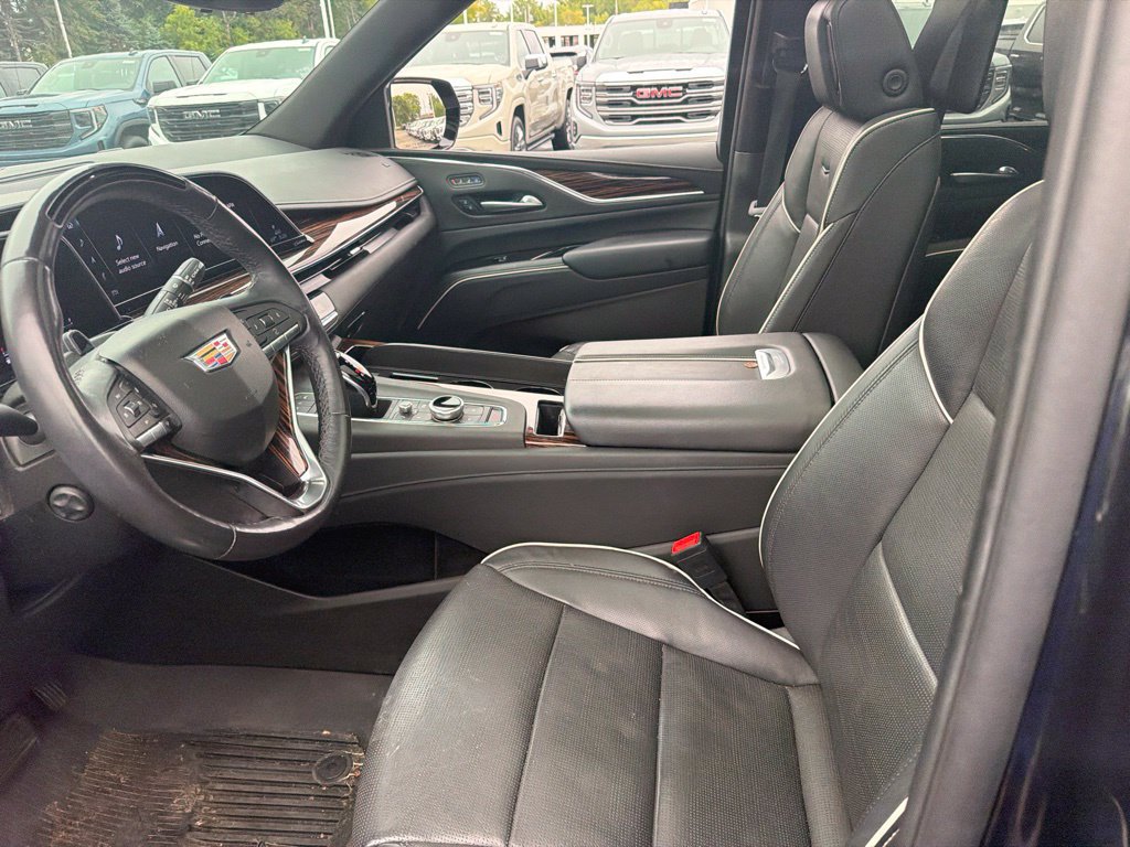 Certified 2024 Cadillac Escalade Premium Luxury w/ LPO, Floor Liner Package AWD/4WD image 7