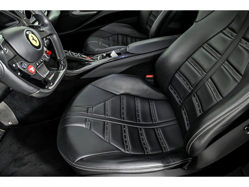 Used 2019 Ferrari 812 Superfast RWD image 21