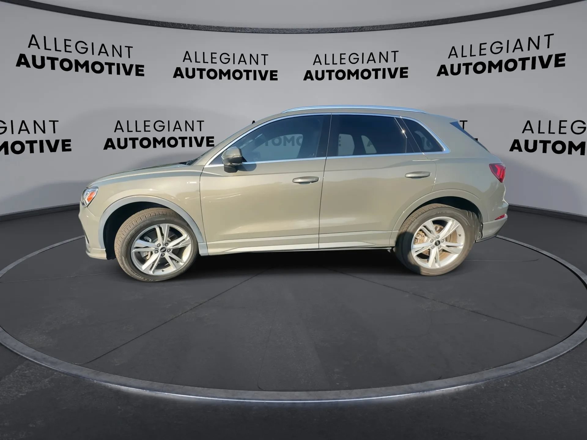 Used 2022 Audi Q3 2.0T Premium Plus w/ Premium Plus Package AWD/4WD image 7