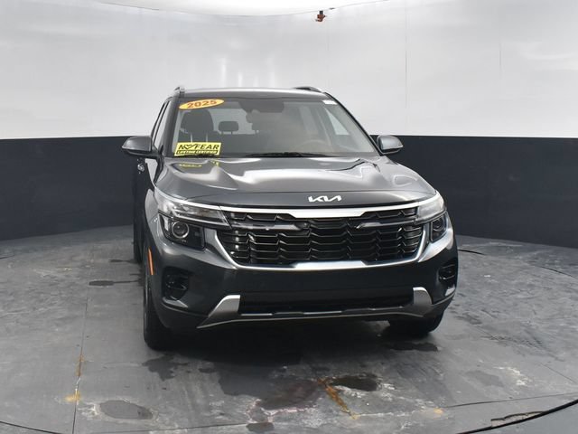 Used 2025 Kia Seltos S FWD image 2