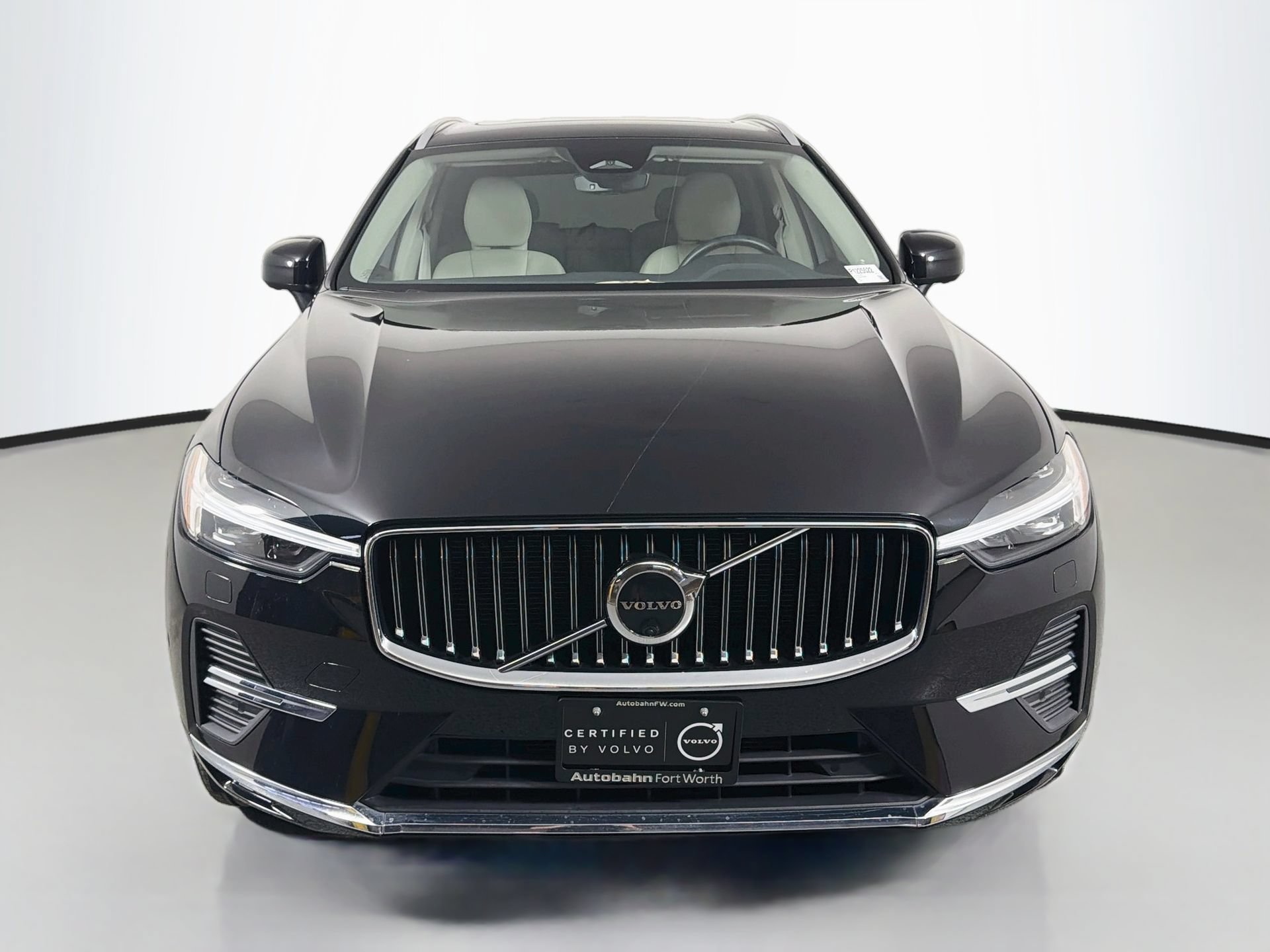 Certified 2023 Volvo XC60 B5 Plus w/ Protection Package Premier FWD image 2
