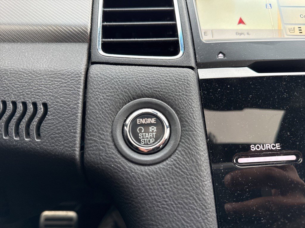 Used 2017 Ford Taurus SHO image 17