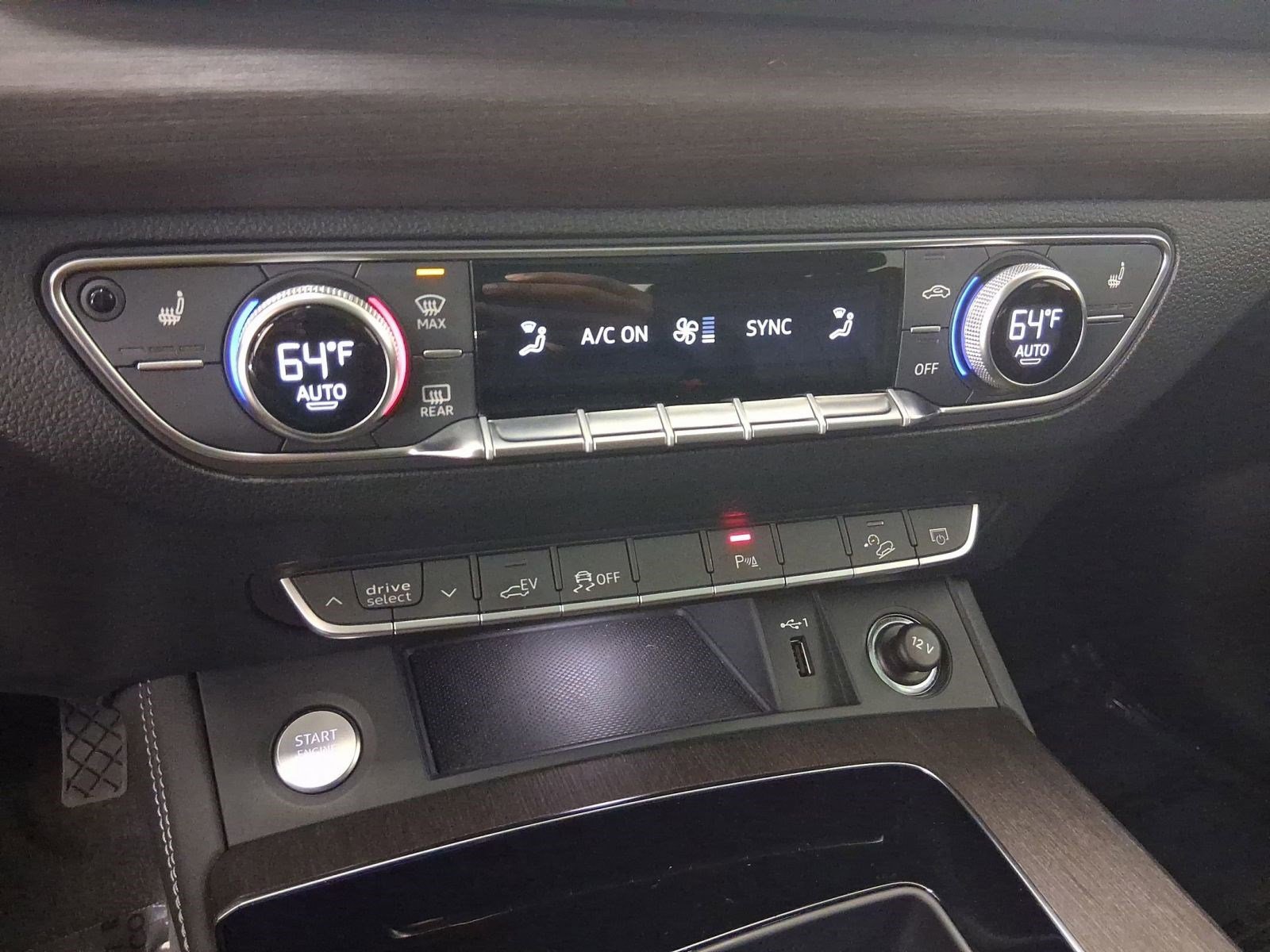 Used 2024 Audi Q5 e Premium Plus w/ Premium Plus Package image 15