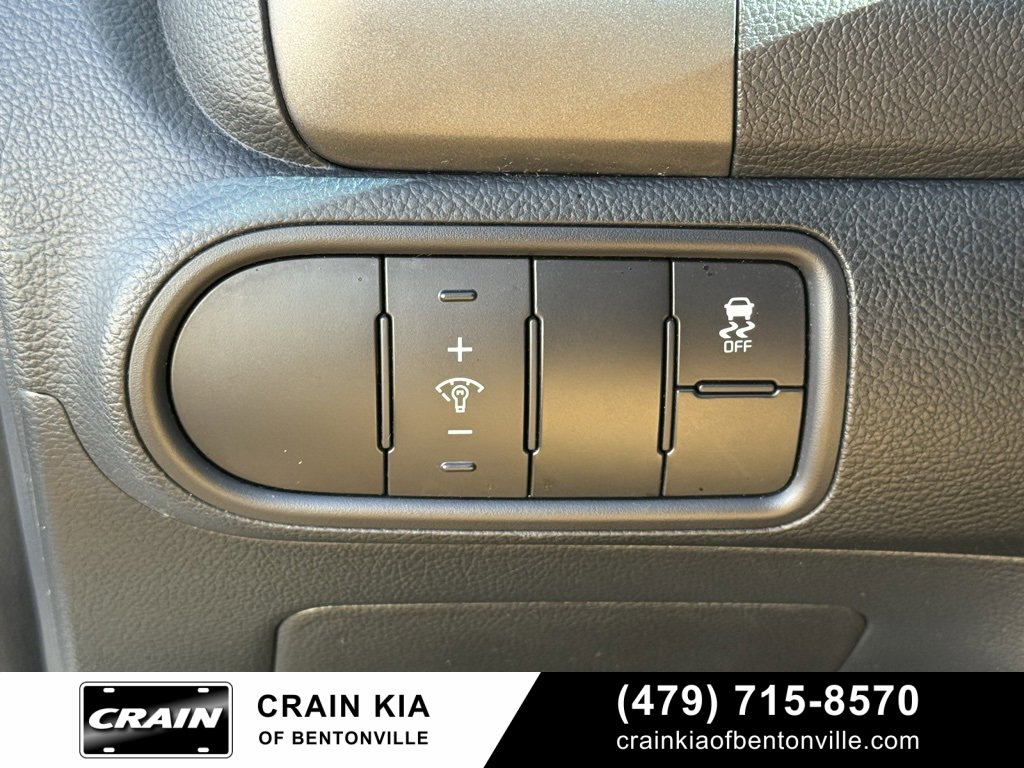 Used 2018 Kia Forte LX image 12