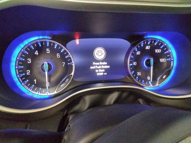 Used 2024 Chrysler Pacifica Touring-L image 25