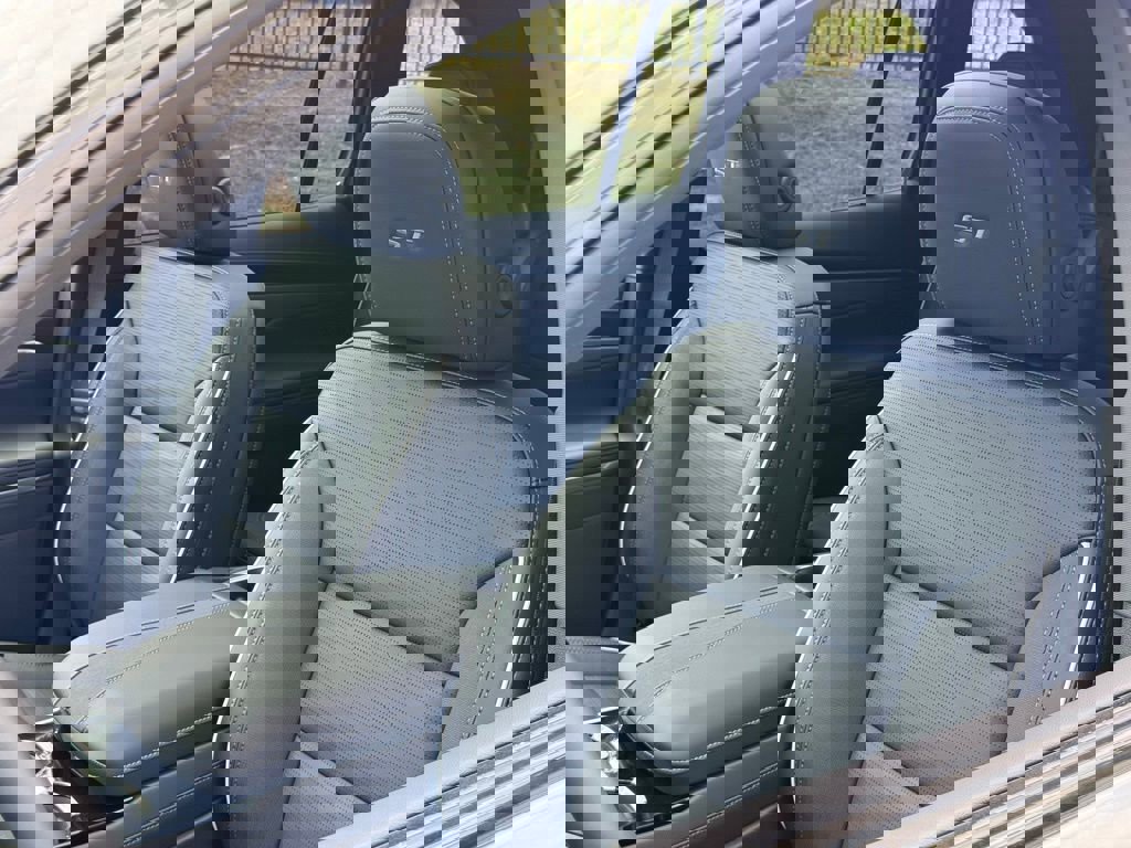 New 2025 Buick Enclave Sport Touring w/ Super Cruise Package image 15