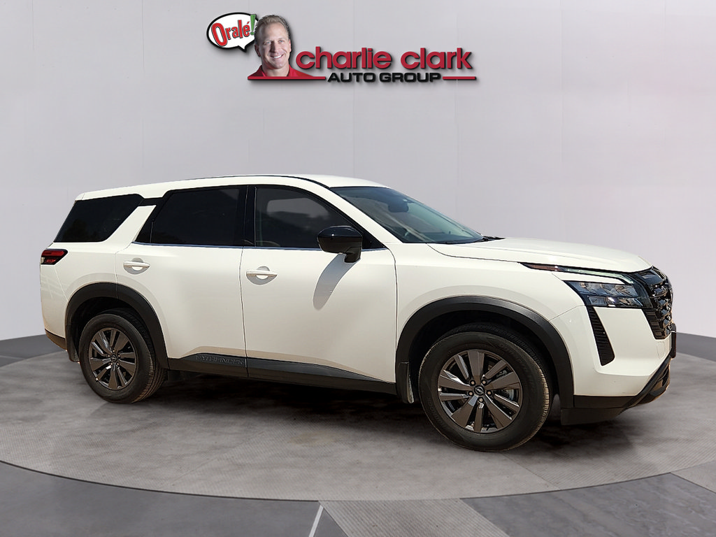 Used 2026 Nissan Pathfinder S FWD image 6