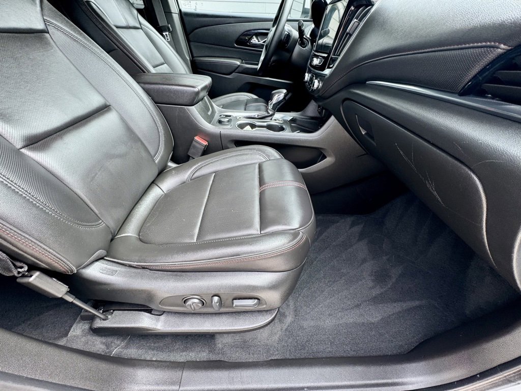 Used 2023 Chevrolet Traverse RS image 20