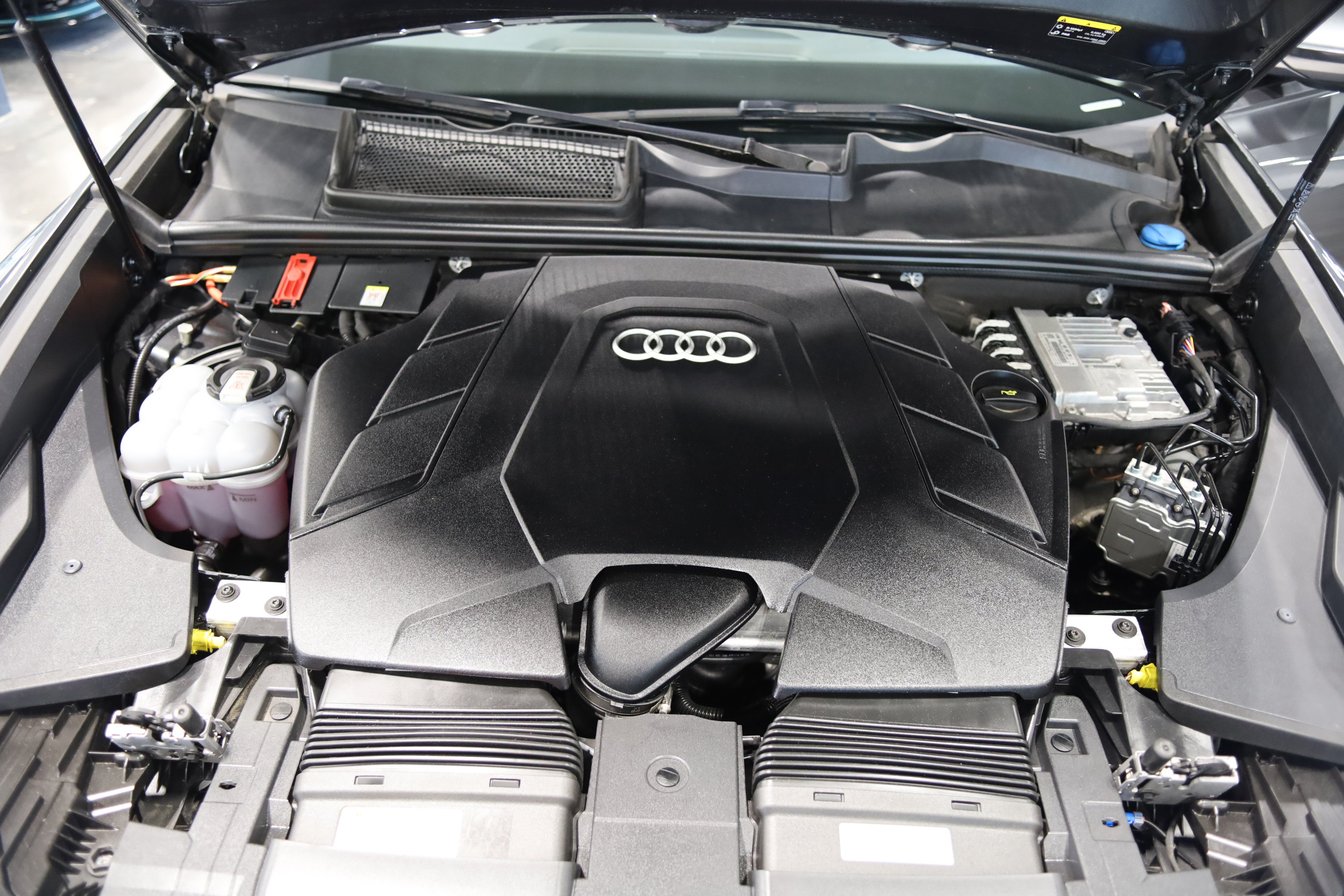 Used 2023 Audi Q8 Premium Plus w/ Premium Plus Package AWD/4WD image 42