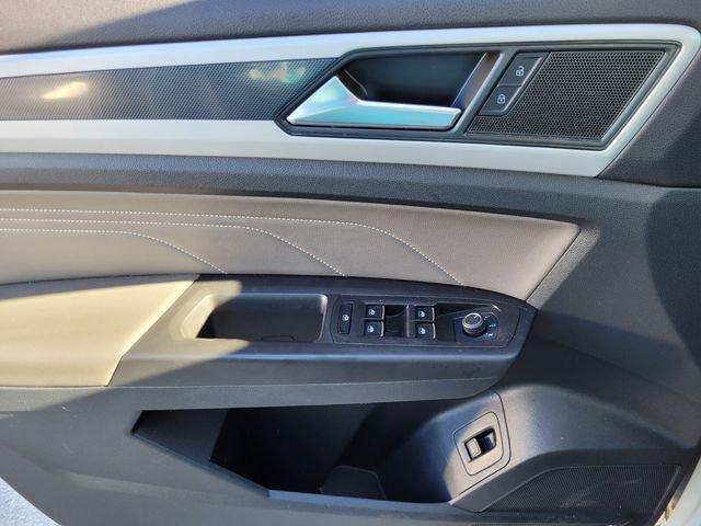 Used 2022 Volkswagen Atlas Cross Sport SEL R-Line AWD/4WD image 26