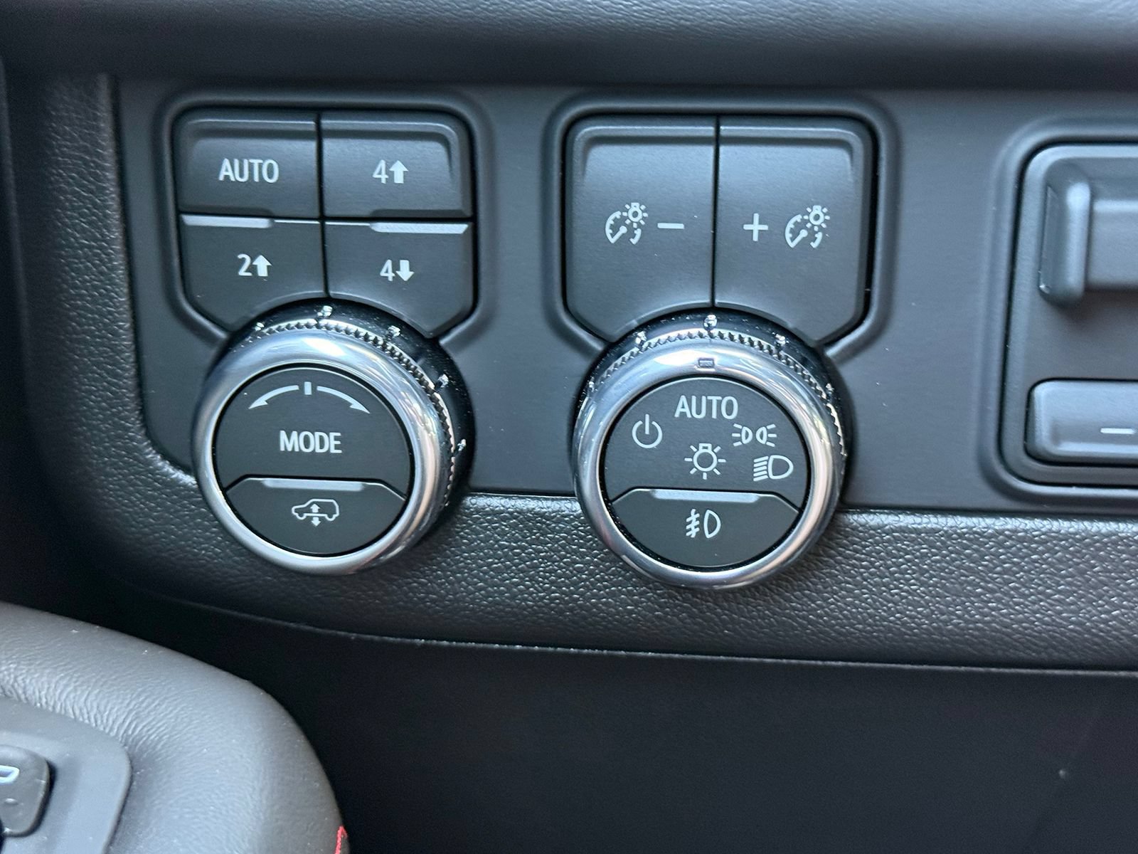 Certified 2026 GMC Yukon AT4 Ultimate AWD/4WD image 41