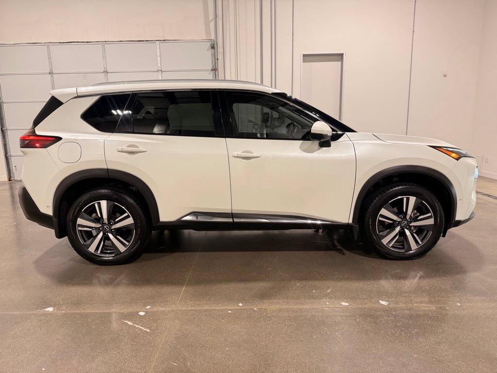 Used 2023 Nissan Rogue SL w/ SL Premium Package FWD image 4