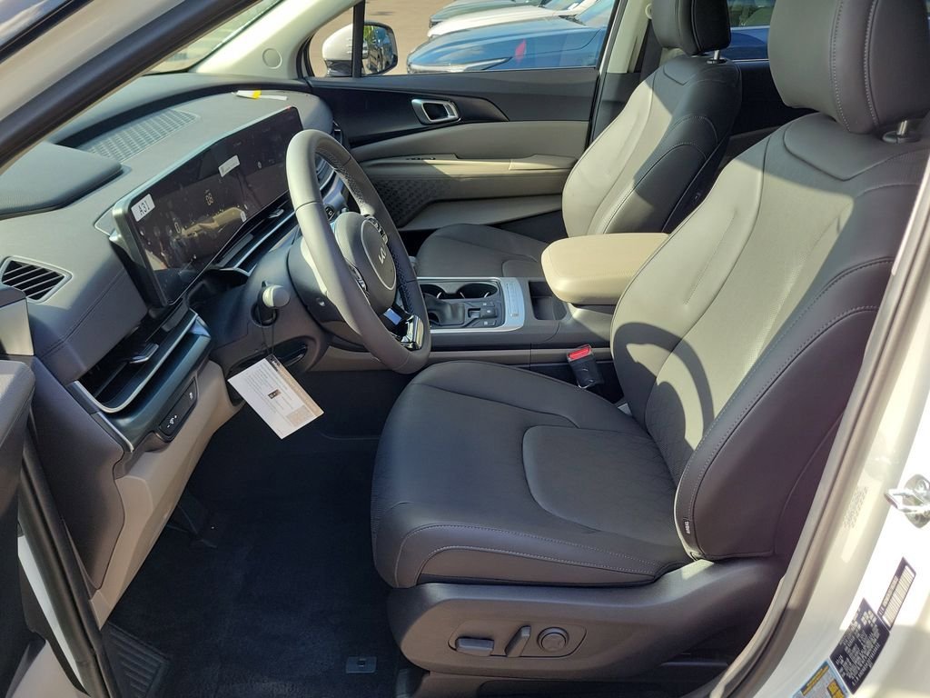 New 2026 Kia Carnival FWD image 21