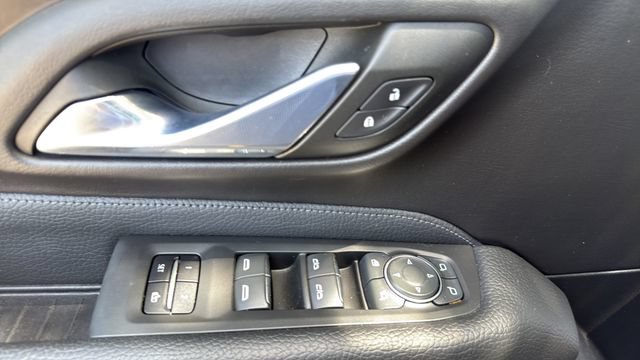 Used 2023 GMC Yukon Denali AWD/4WD image 12