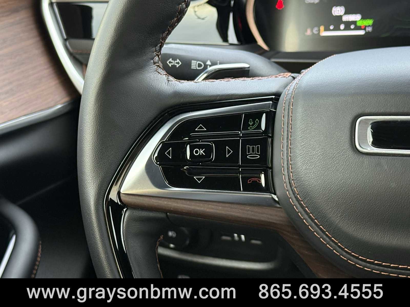 Used 2022 Jeep Grand Cherokee Summit w/ Luxury Tech Group V image 18