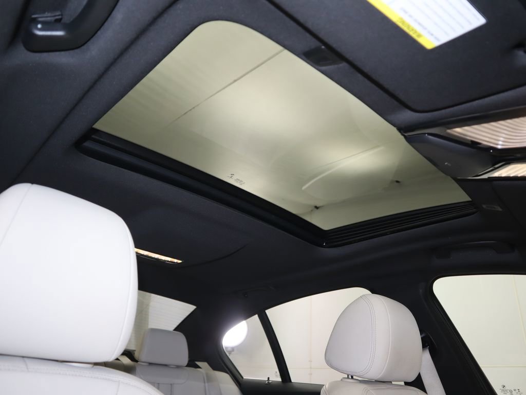 Certified 2023 BMW 530e w/ Premium Package image 19