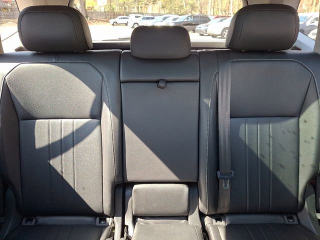 Certified 2022 Volkswagen Tiguan SE w/ Panoramic Sunroof Package AWD/4WD image 19