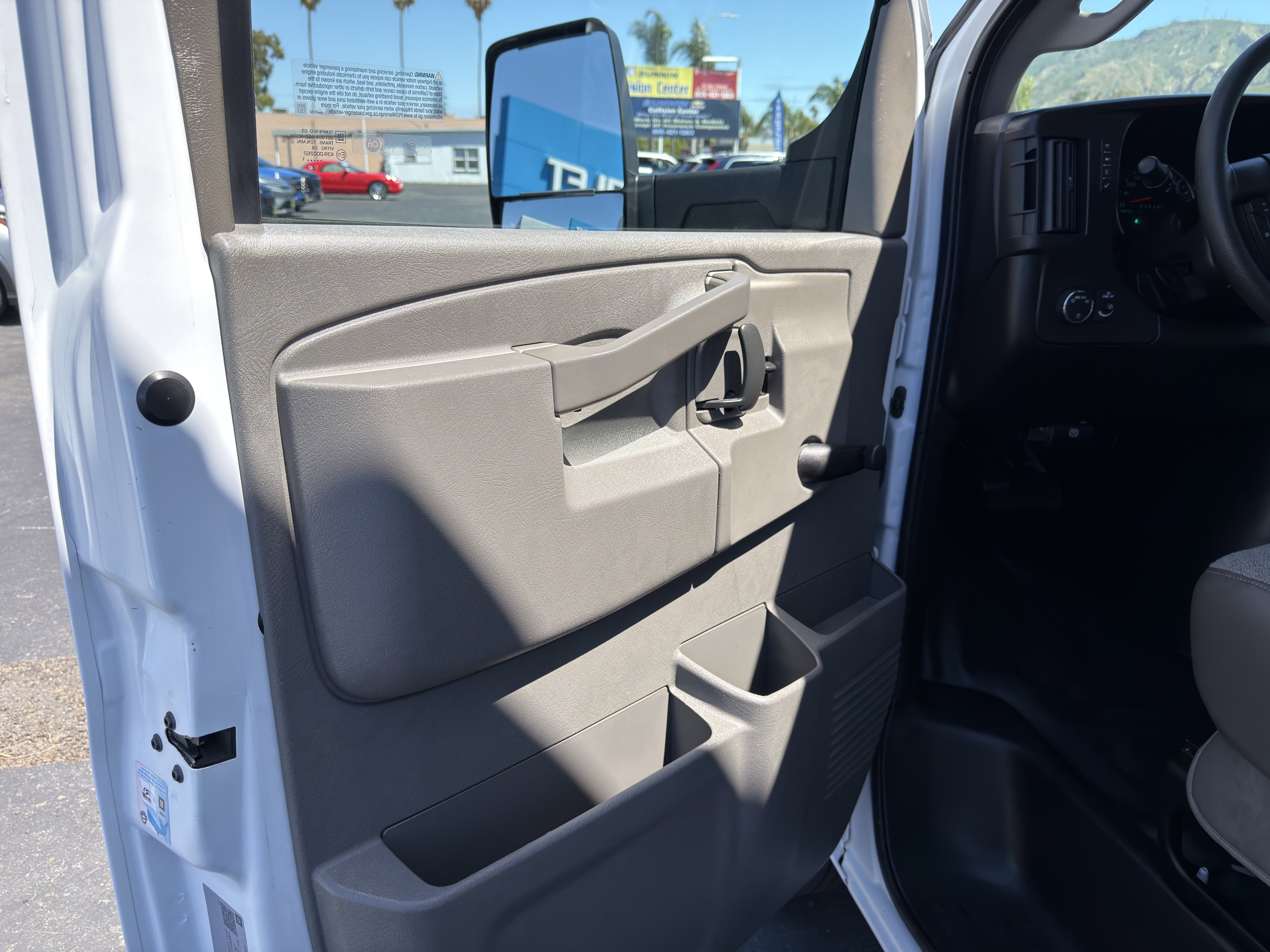 Used 2021 Chevrolet Express 3500 w/ Driver Convenience Package image 27