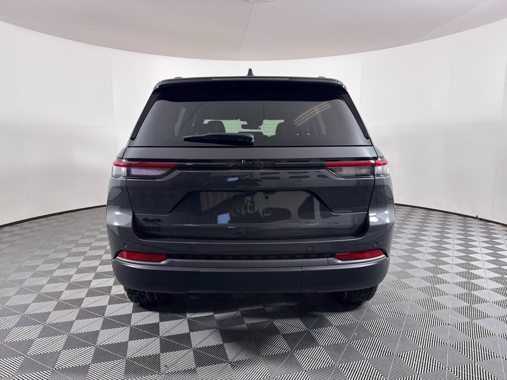 New 2026 Jeep Grand Cherokee Altitude AWD/4WD image 12