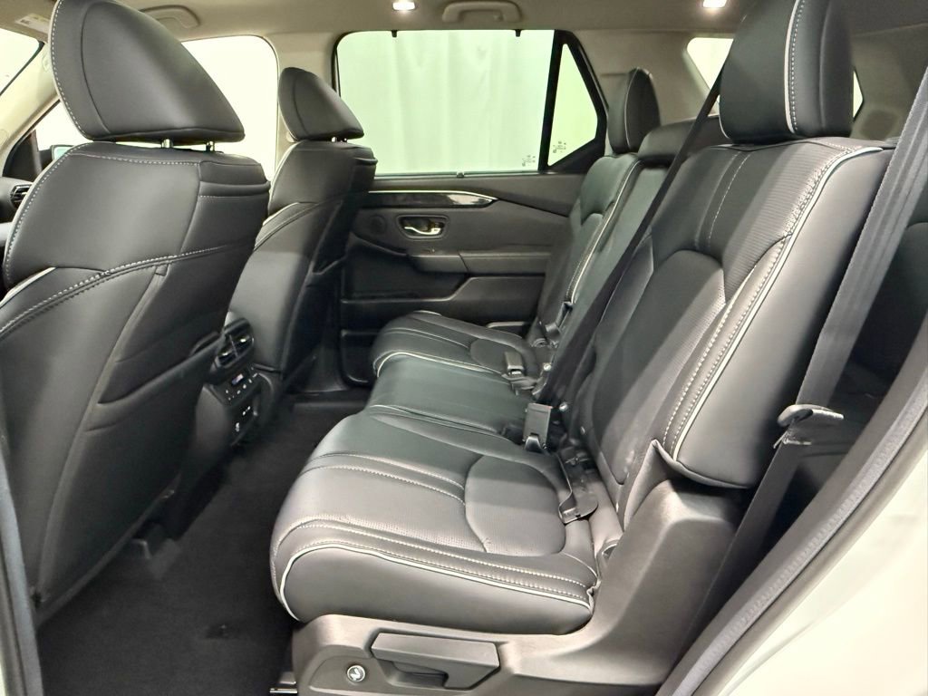 Used 2025 Honda Pilot Elite image 25