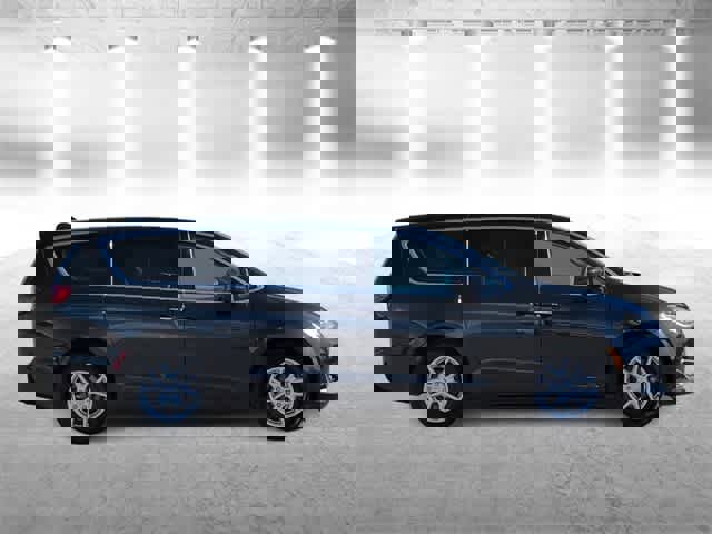 Used 2020 Chrysler Pacifica Touring image 9