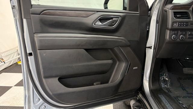 Used 2024 Chevrolet Suburban Z71 w/ Luxury Package AWD/4WD image 15