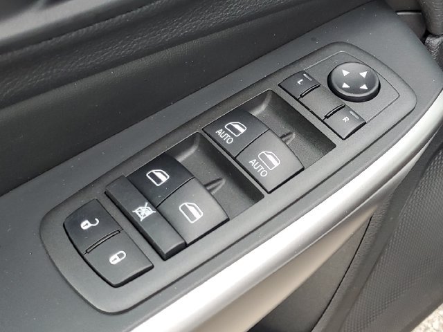 Used 2022 Jeep Cherokee Latitude Lux AWD/4WD image 25