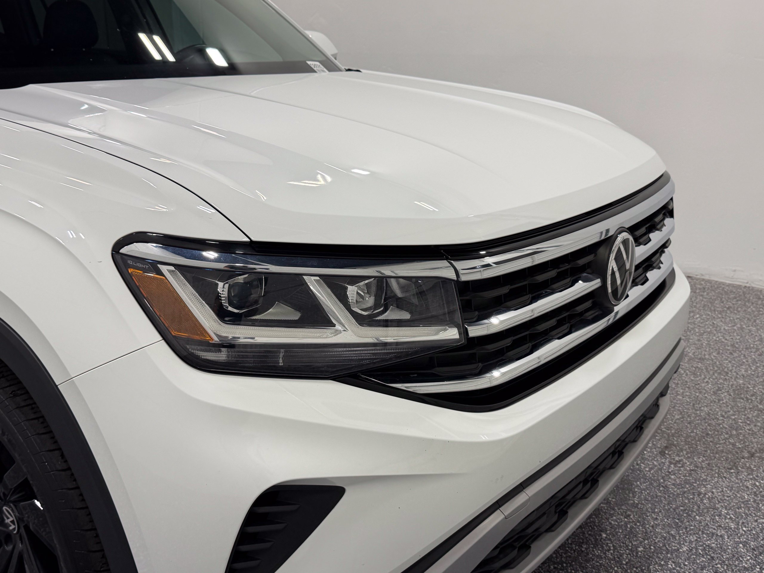 Certified 2023 Volkswagen Atlas SE w/ Black Wheel Package FWD image 19
