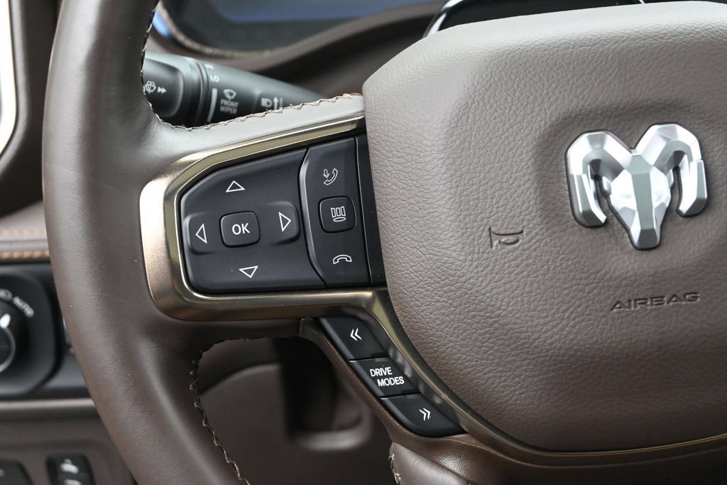 Used 2025 RAM 1500 Limited AWD/4WD image 26