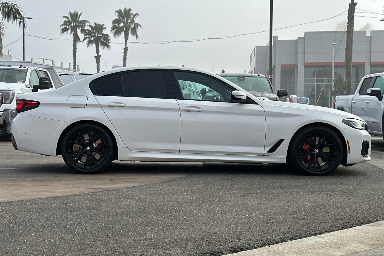 Used 2023 BMW 540i w/ M Sport Package image 3