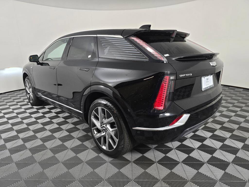 New 2026 Cadillac Optiq Luxury 1 image 4