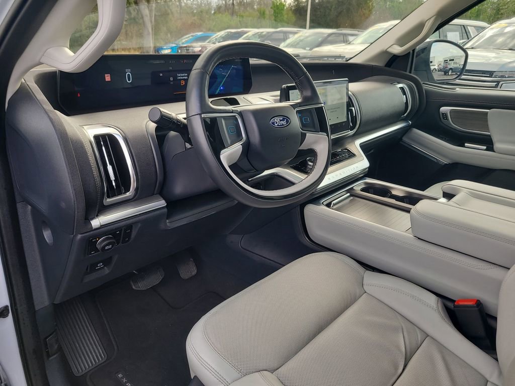 Certified 2025 Ford Expedition Platinum image 19