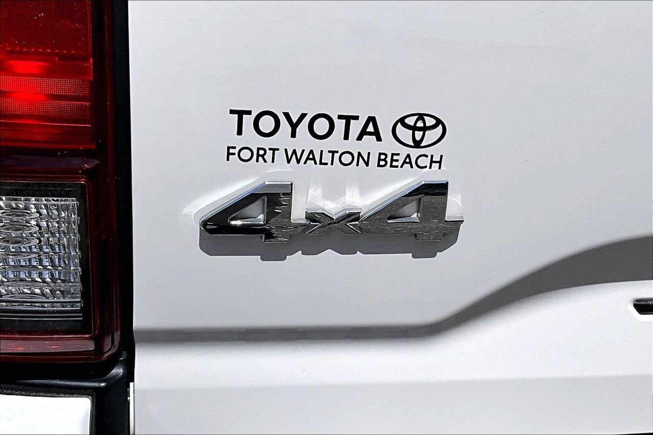 Used 2020 Toyota Tacoma SR AWD/4WD image 19