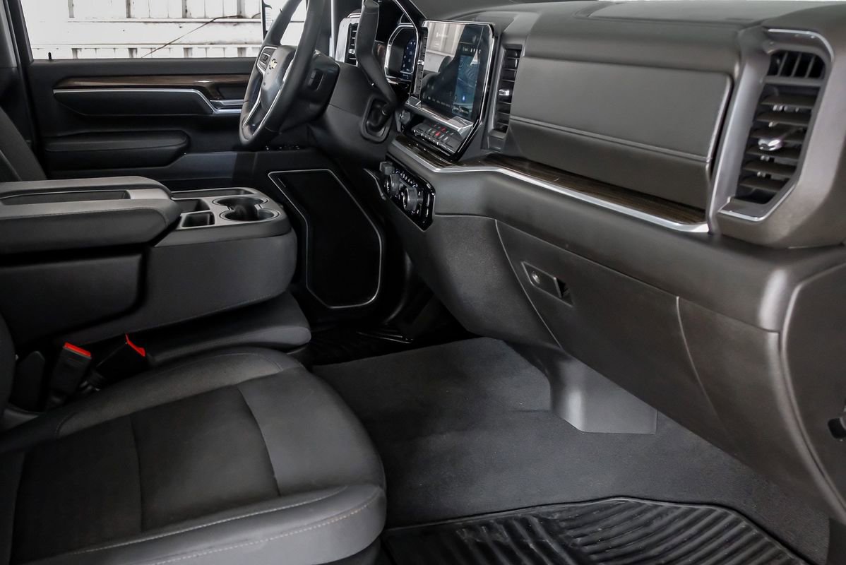 Used 2025 Chevrolet Silverado 2500 LT w/ Convenience Package image 13