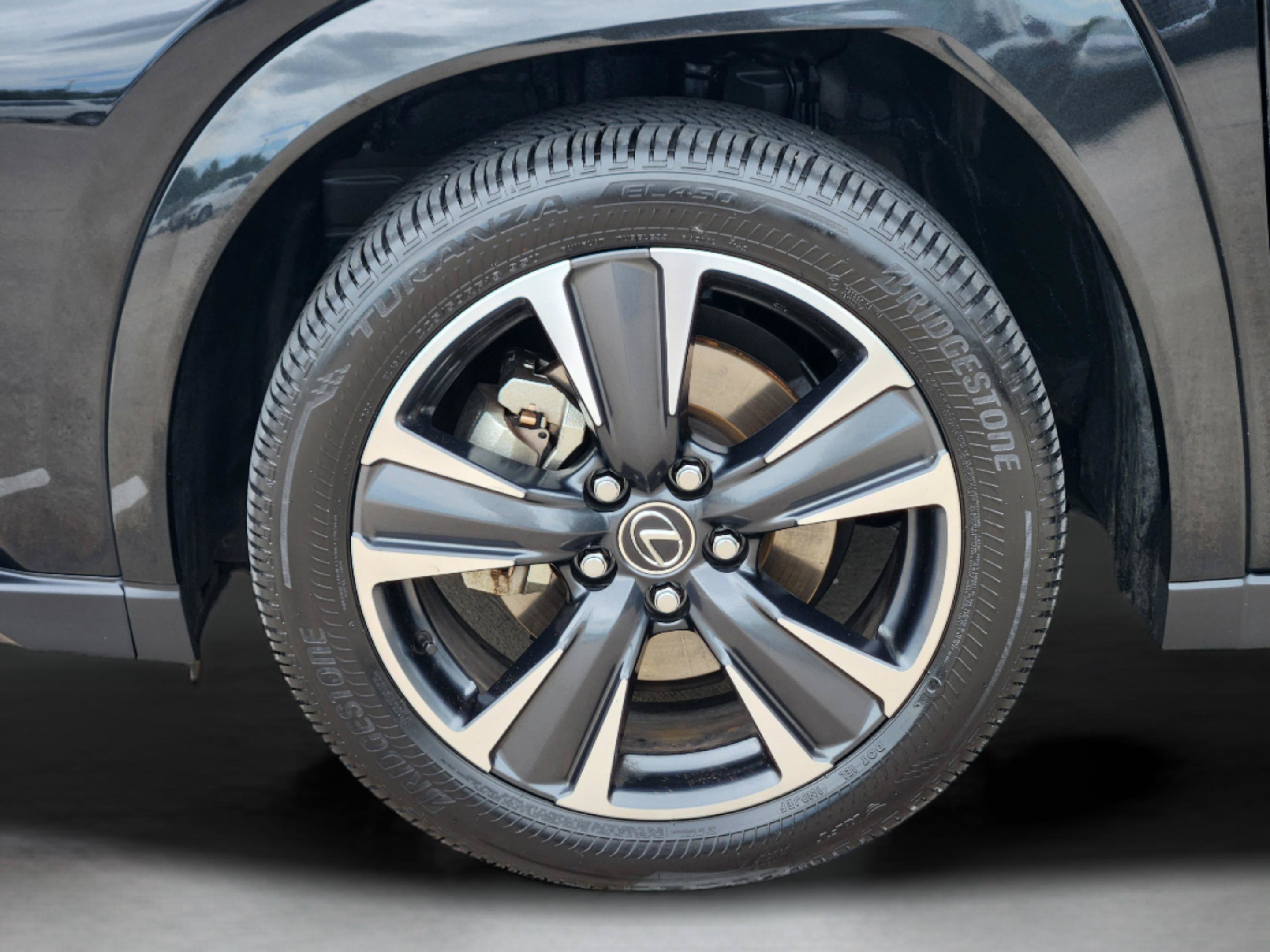 Used 2025 Lexus UX 300h FWD image 39