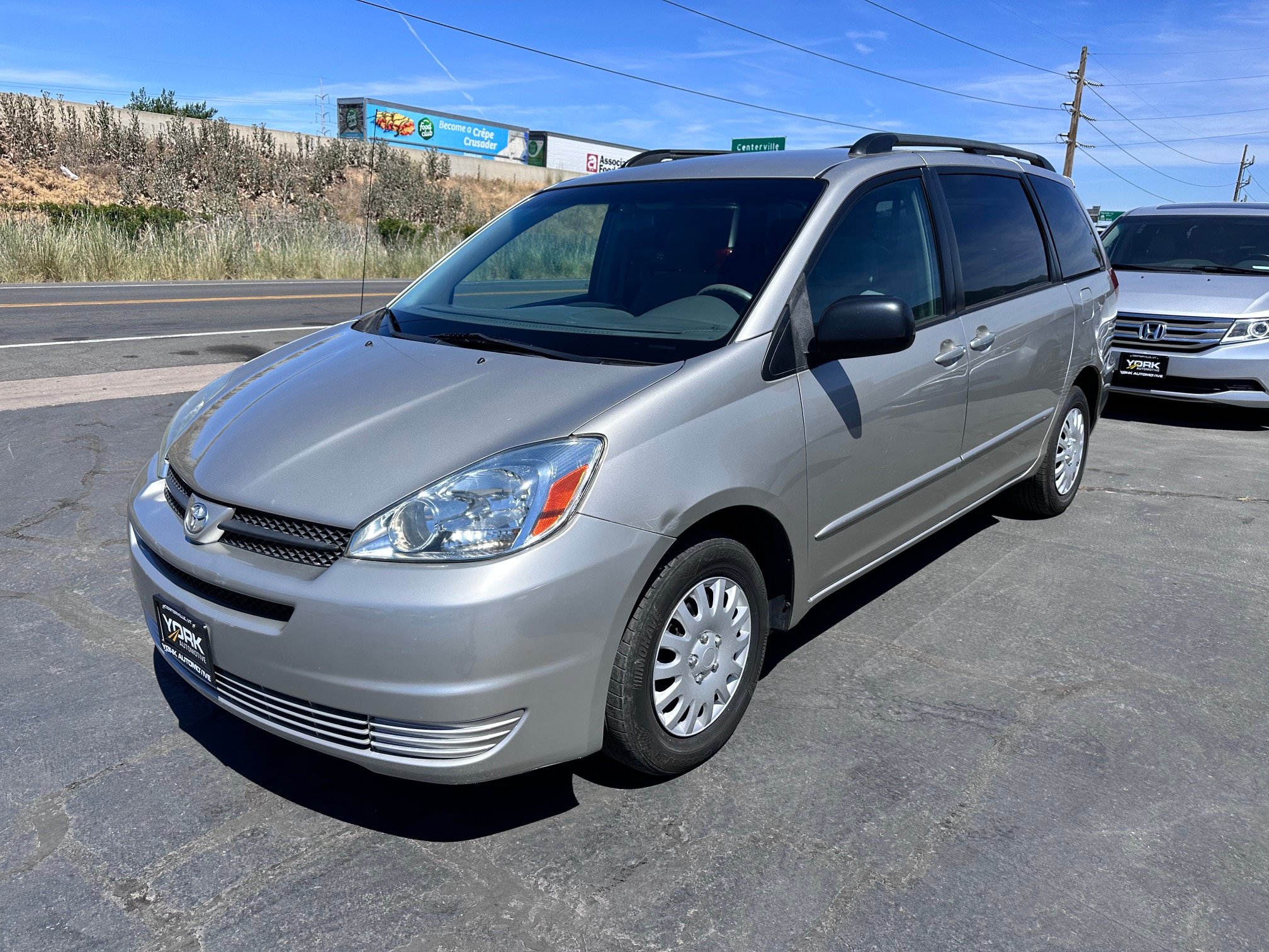 Used 2004 Toyota Sienna LE FWD image 2