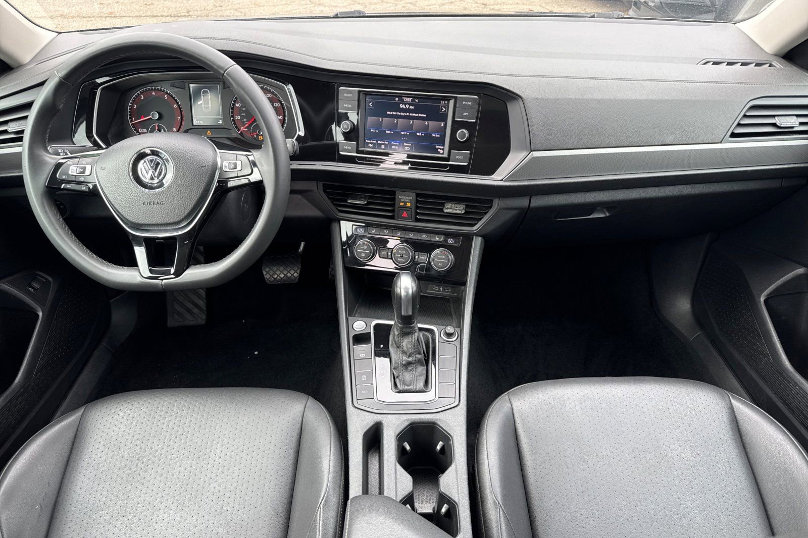 Used 2020 Volkswagen Jetta SE image 4