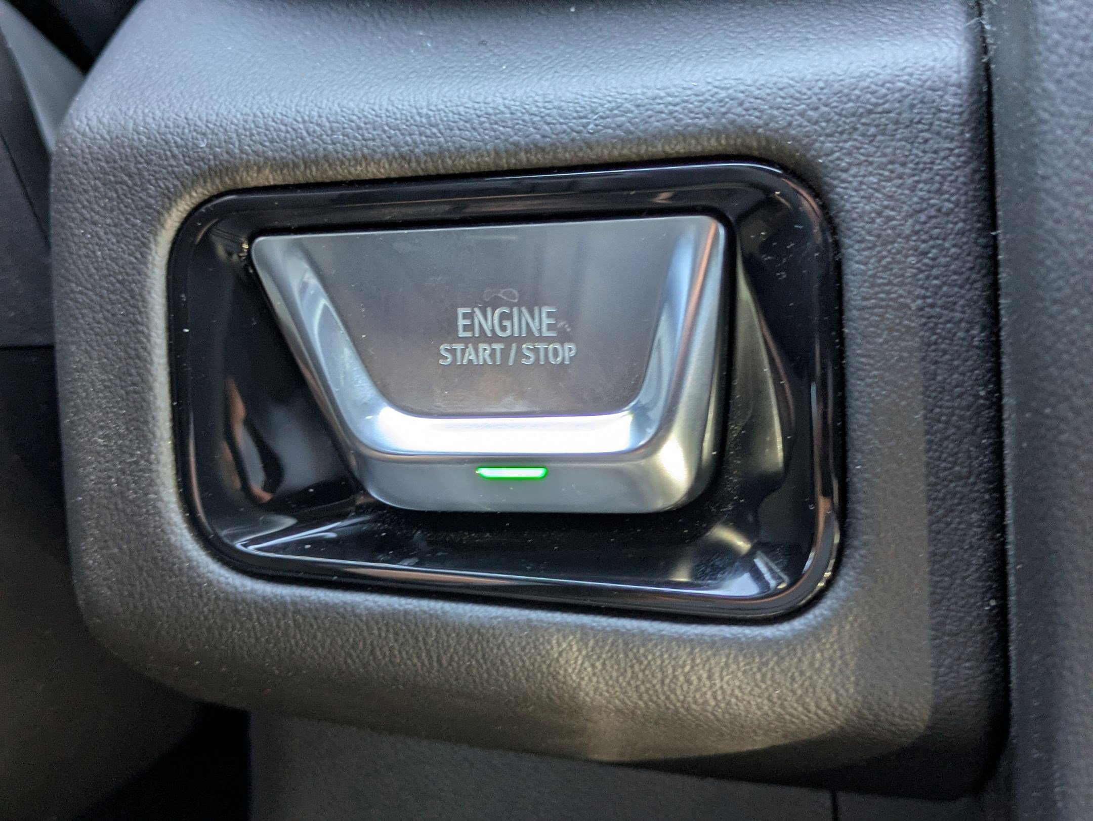 Certified 2025 GMC Yukon XL AT4 w/ AT4 Premium Plus Package AWD/4WD image 19