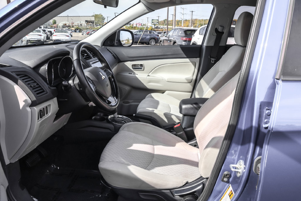 Used 2017 Mitsubishi Outlander Sport ES FWD image 4
