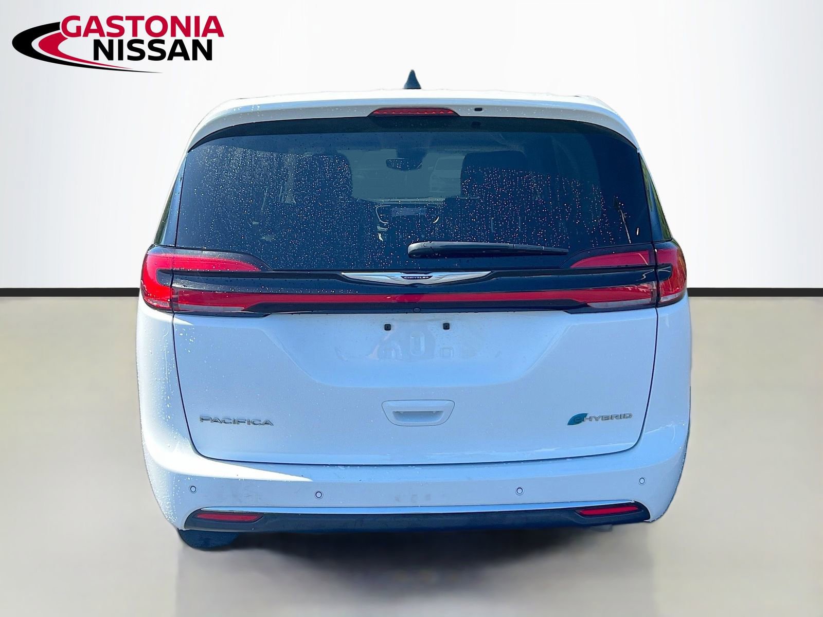 Used 2024 Chrysler Pacifica Limited FWD image 7