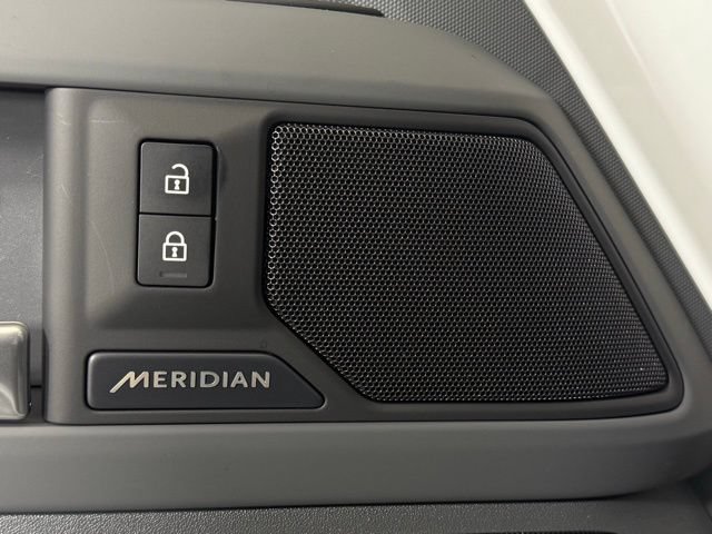 Used 2026 Land Rover Defender 110 S AWD/4WD image 28