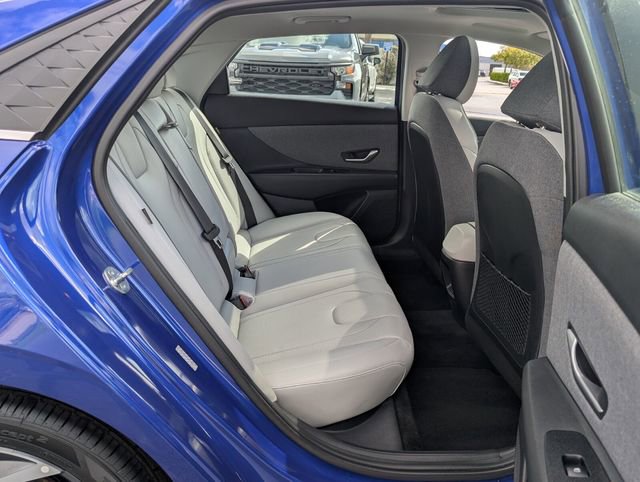 Used 2024 Hyundai Elantra Limited image 18