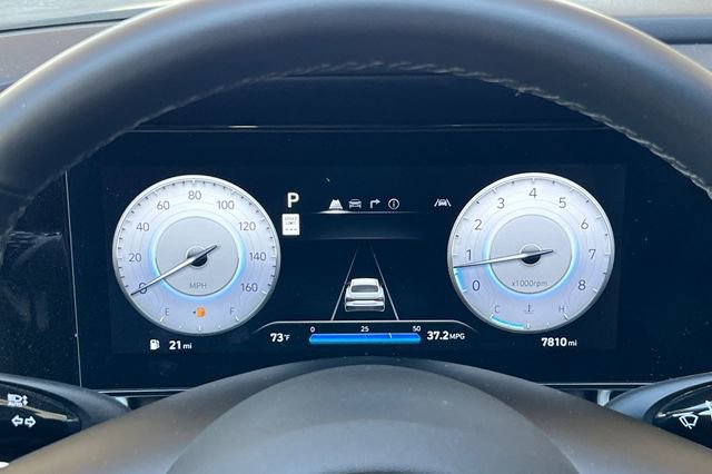 Used 2025 Hyundai Elantra Limited FWD image 31
