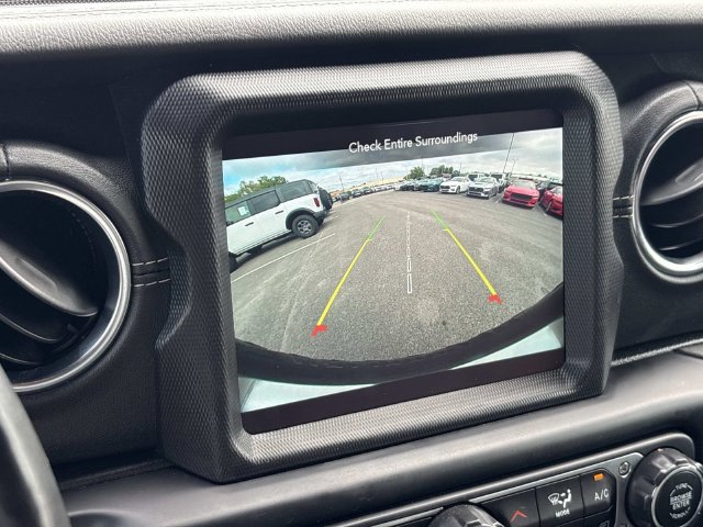 Used 2021 Jeep Wrangler Unlimited Sahara AWD/4WD image 31